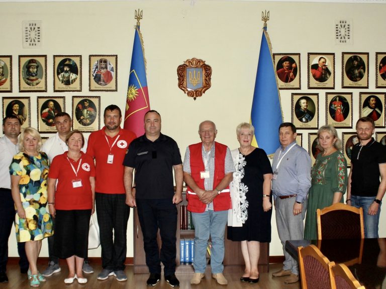 На Хмельниччині в ОВА обговорили напрямки співпраці з Червоним Хрестом України