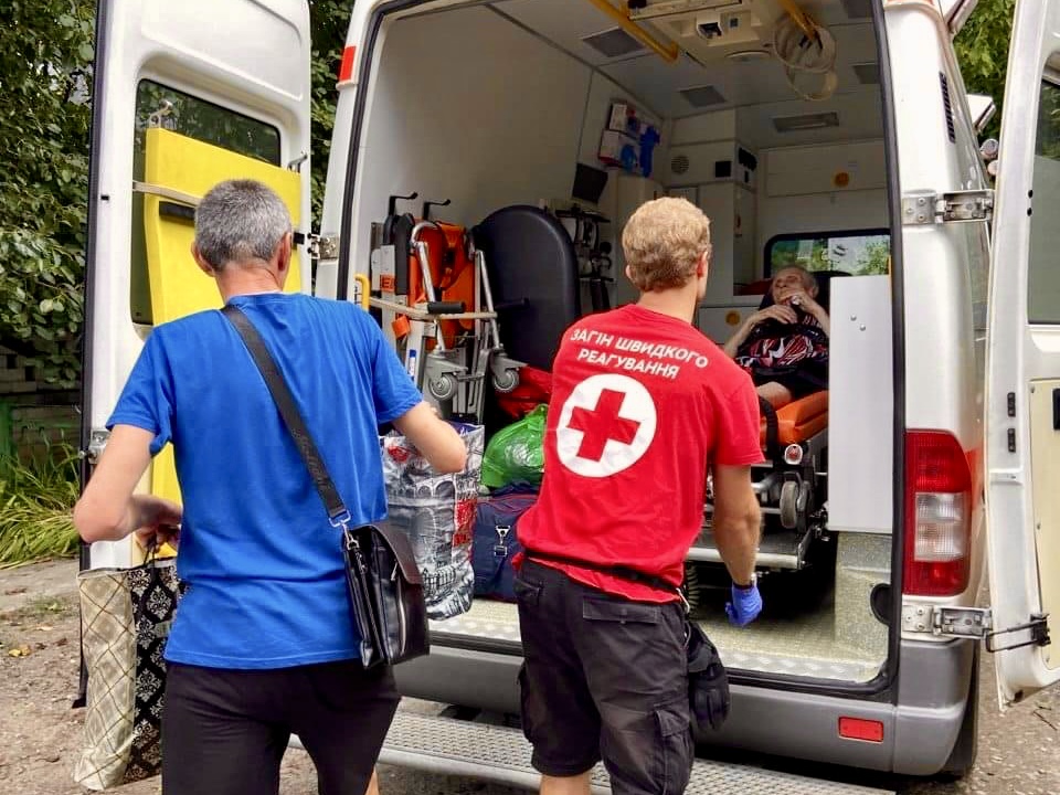 In Mykolaiv, volunteers of the Emergency response team are engaged in ...