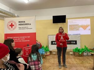 Ukrainian Red Cross informs of mine dangers in Kharkiv region