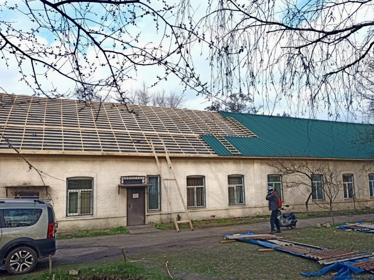 Repair of the roof in the Outpatient Clinic of the General Practice of Family Medicine