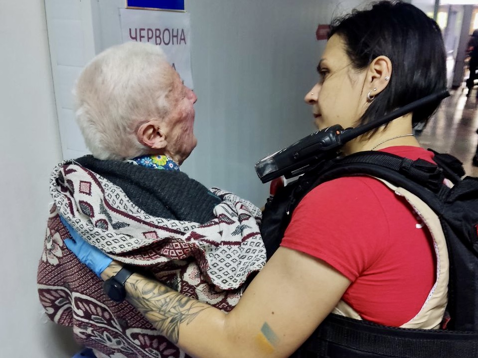 Assistance in evacuating people with limited mobility from Kherson oblast