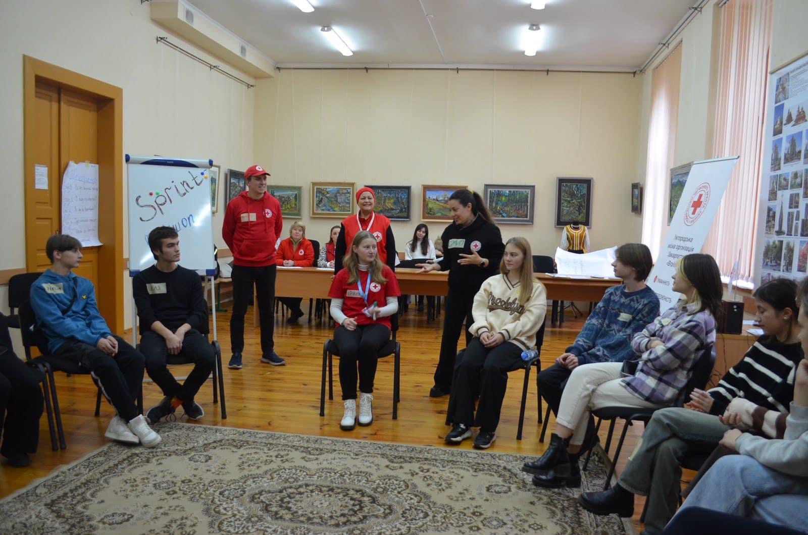 Для школярів Закарпаття волонтери Українського Червоного Хреста вперше провели воркшоп Sprint