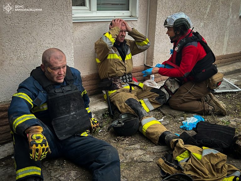 Допомога рятувальникам у Миколаєві, які постраждали під час гасіння пожежі