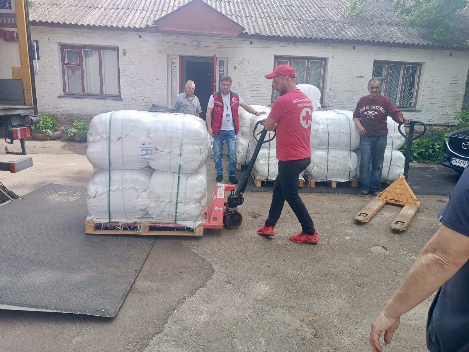 The Ukrainian Red Cross Helps to Equip Shelters in the Chernihiv Region ...