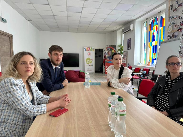 У Миколаєві відбулася зустріч з представниками Всеукраїнської програми психічного здоров’я «Ти як?»