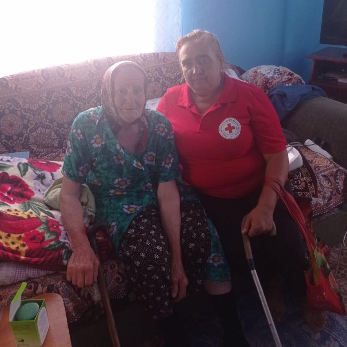 Social Assistants of the Ukrainian Red Cross Provide Care for Lonely ...