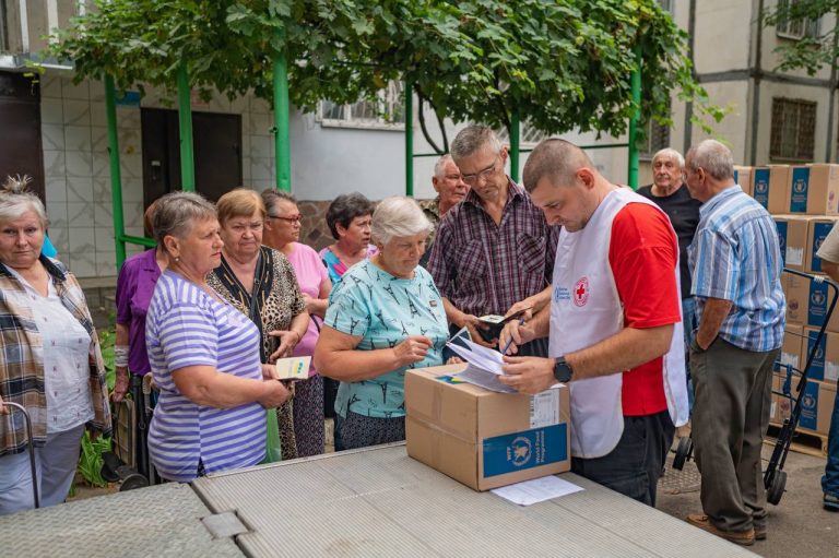 Понад 21 000 продуктових наборів отримали херсонці у вересні