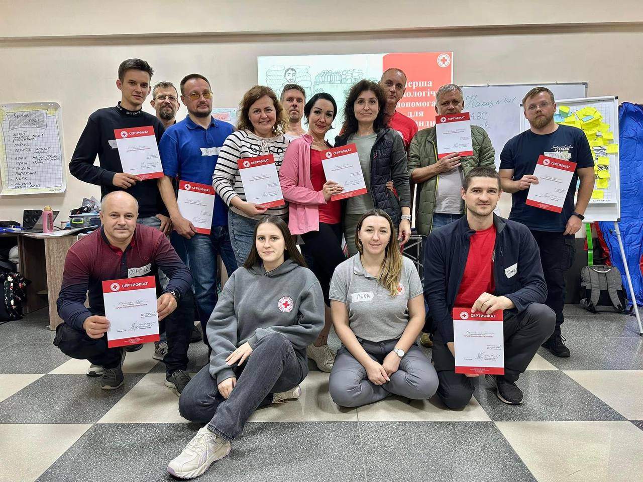 In Zaporizhzhia, volunteers from the Ukrainian Red Cross emergency