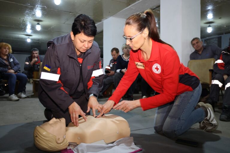 Over 278,000 people have received first aid training from the Ukrainian Red Cross