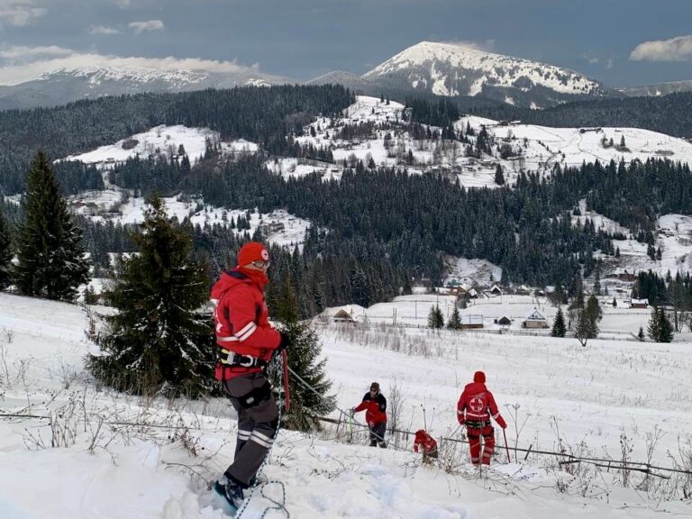 The annual interregional training of volunteer rescuers took place in the Ivano-Frankivsk region