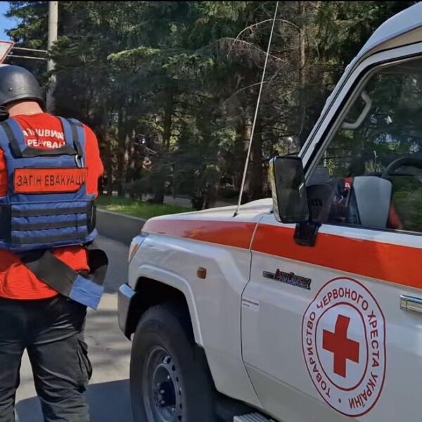 Харків. Волонтери Український Червоний Хреста надавали допомогу на місці удару