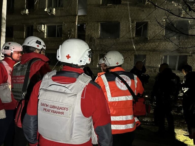 Запоріжжя. Український Червоний Хрест надавав допомогу постраждалим на місці атаки
