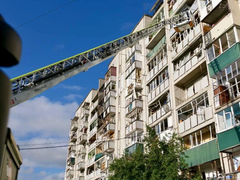 Ліквідація наслідків масштабної атаки на Черкащині: Український Червоний Хрест допомагає на місці