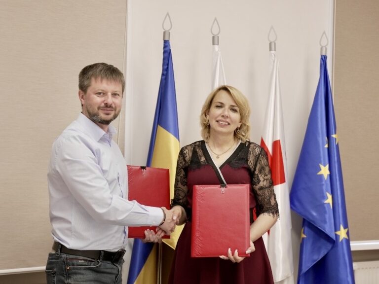Український Червоний Хрест підписав Меморандум з Вищою школою публічного управління