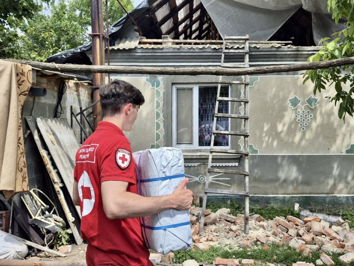 Допомагали ліквідовувати наслідки негоди на Рівненщині