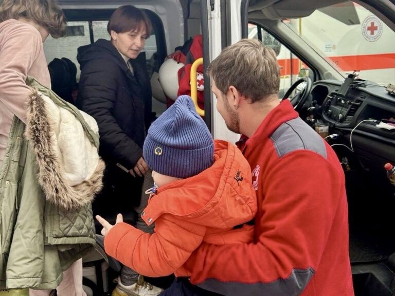Продовжується евакуація із населених пунктів Донеччини