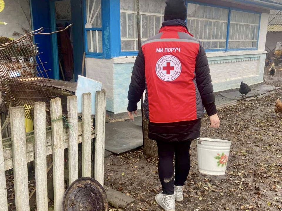 In the Zhytomyr region, Ukrainian Red Cross social helpers provide ...