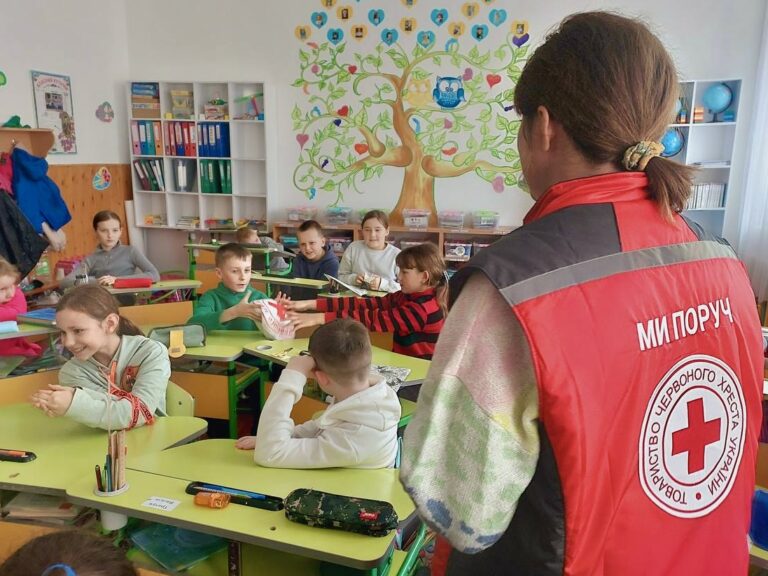 In Lanivtsi, Ternopil region, the Ukrainian Red Cross held sessions to promote healthy lifestyles among children