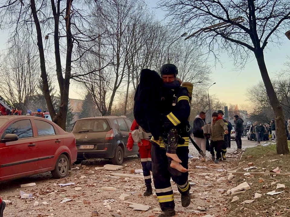 Чергова масована атака на Україну: Український Червоний Хрест надає допомогу на місцях ліквідації наслідків