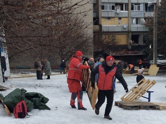 Український Червоний Хрест працює на місцях обстрілів у Харкові