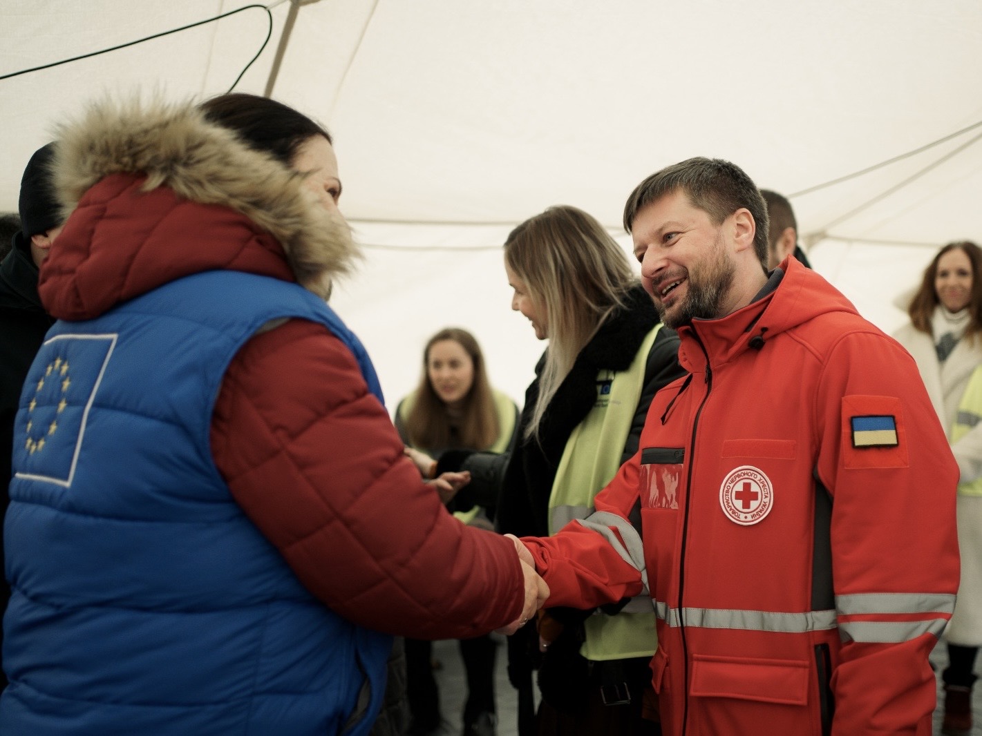 Міжнародні партнери відвідали теплопункт Українського Червоного Хреста