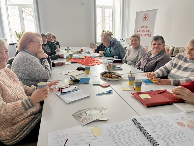 У Чернівецькій області відбувся тренінг для учасників Клубу активного довголіття Українського Червоного Хреста