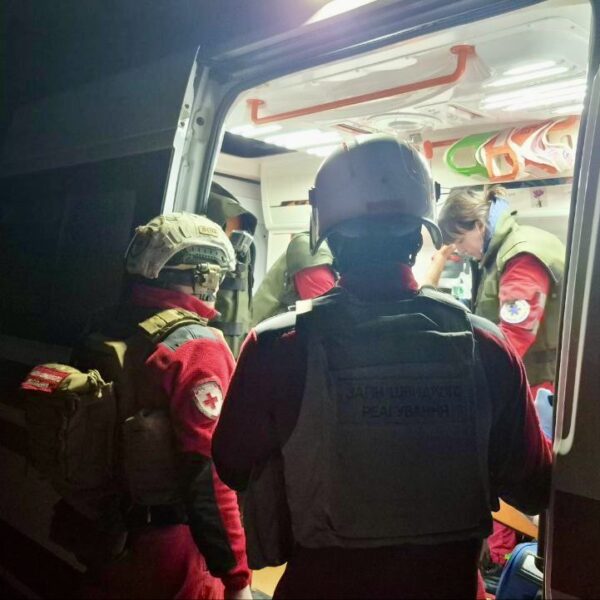 Загін швидкого реагування Українського Червоного Хреста у Київській області спільно з рятувальниками працював на місцях чергової нічної атаки