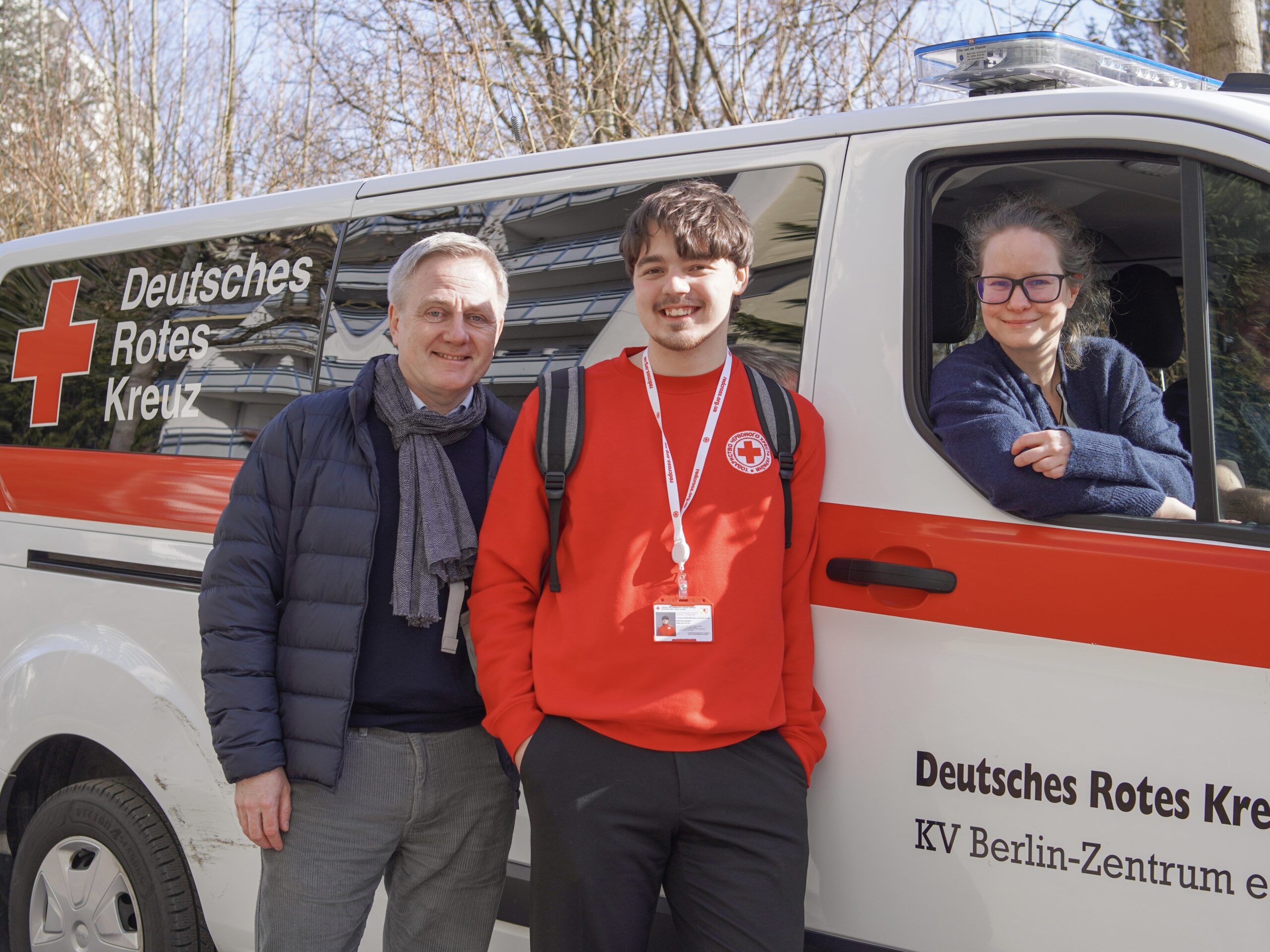 Українська молодь за кордоном не просто допомагає — вона стає рушійною силою гуманітарних змін