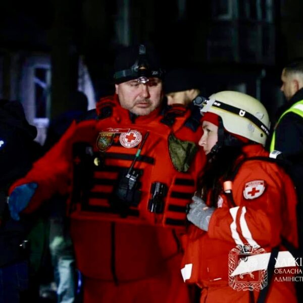 Цієї ночі українські міста вчергове зазнали масованої атаки: Український Червоний Хрест допомагає у Харкові та Миколаєві