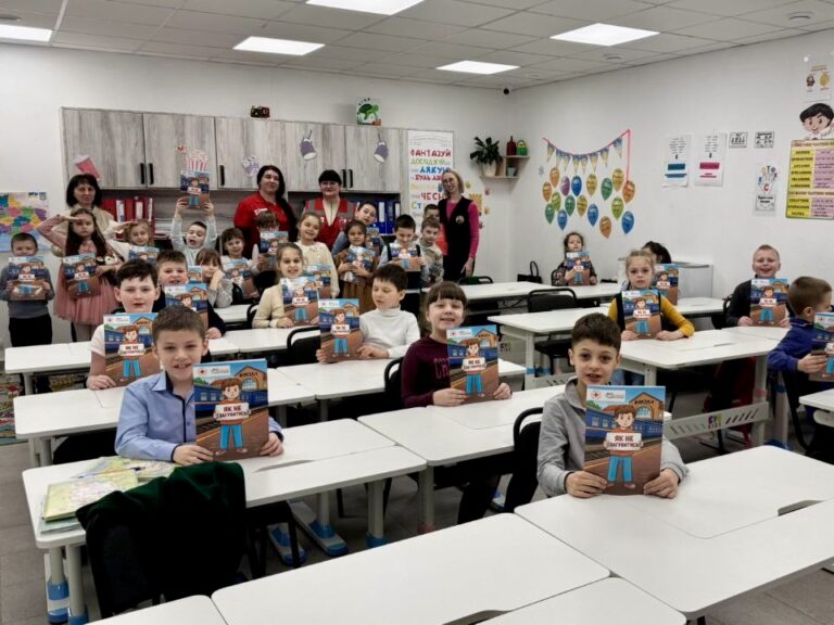 У Запоріжжі стартувала серія заходів від Служби розшуку Українського Червоного Хреста для безпеки дітей