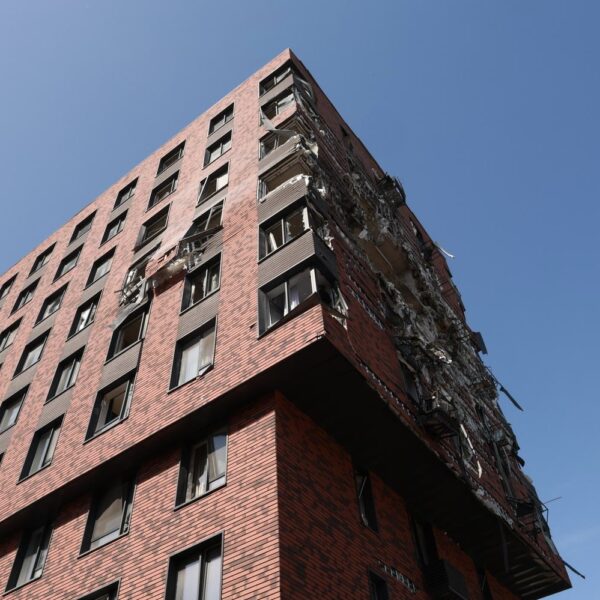 Український Червоний Хрест працює на місці удару у Дніпрі