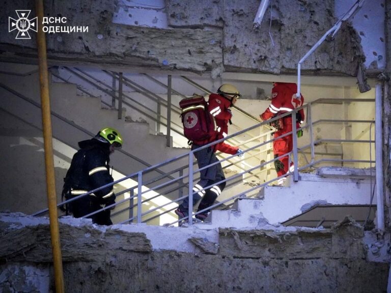 В Одесі Український Червоний Хрест надавав допомогу постраждалим на місці удару