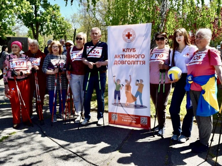 У Миколаєві Клуби активного довголіття долучилися до фестивалю Українського Червоного Хреста