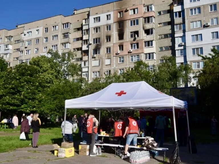 Український Червоний Хрест допомагав на місці ліквідації наслідків атаки у Черкасах