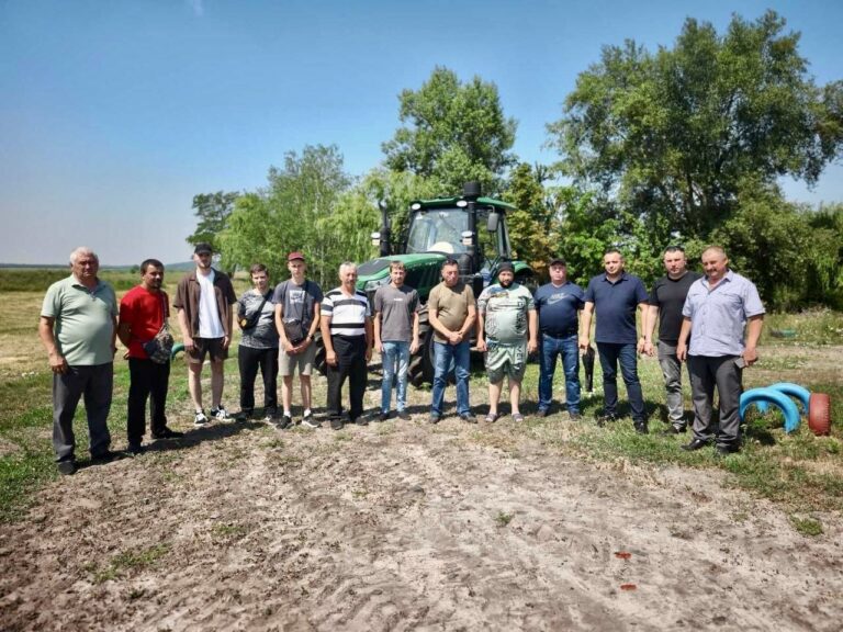 Понад 170 годин практики, сучасна агротехніка та нова професія: завершилося навчання у межах програми “Перезавантаження”