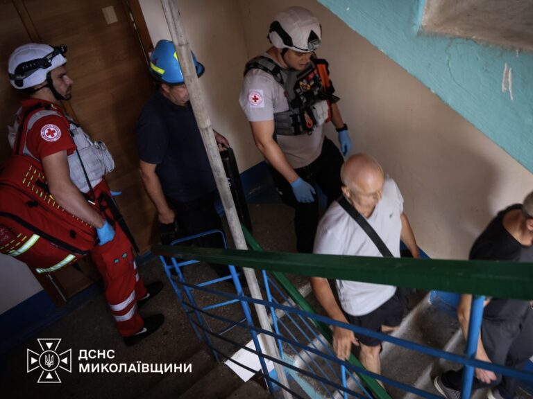 Миколаїв: Український Червоний Хрест надає допомогу постраждалим