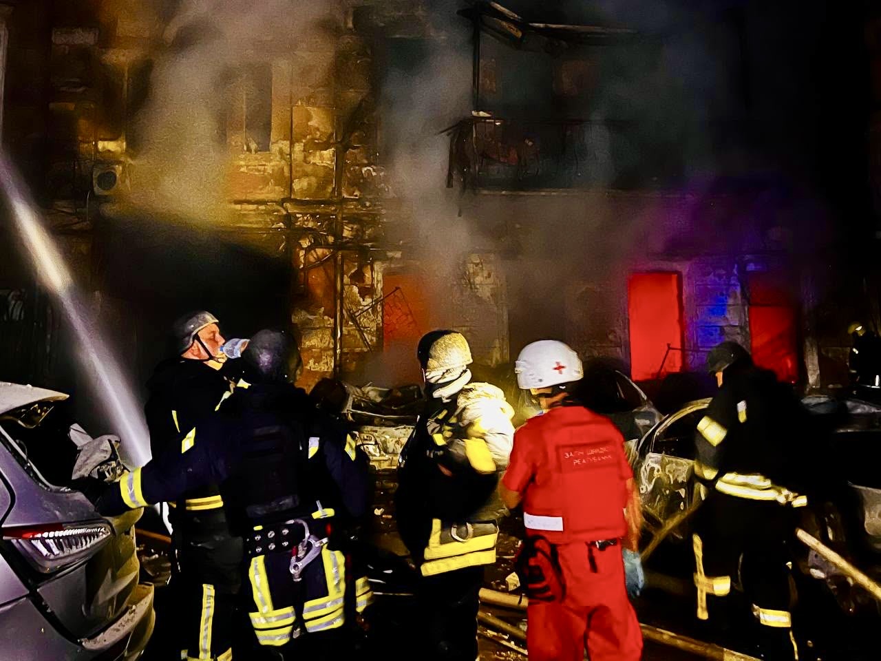 The Ukrainian Red Cross responds to the aftermath of the overnight attack in Odesa