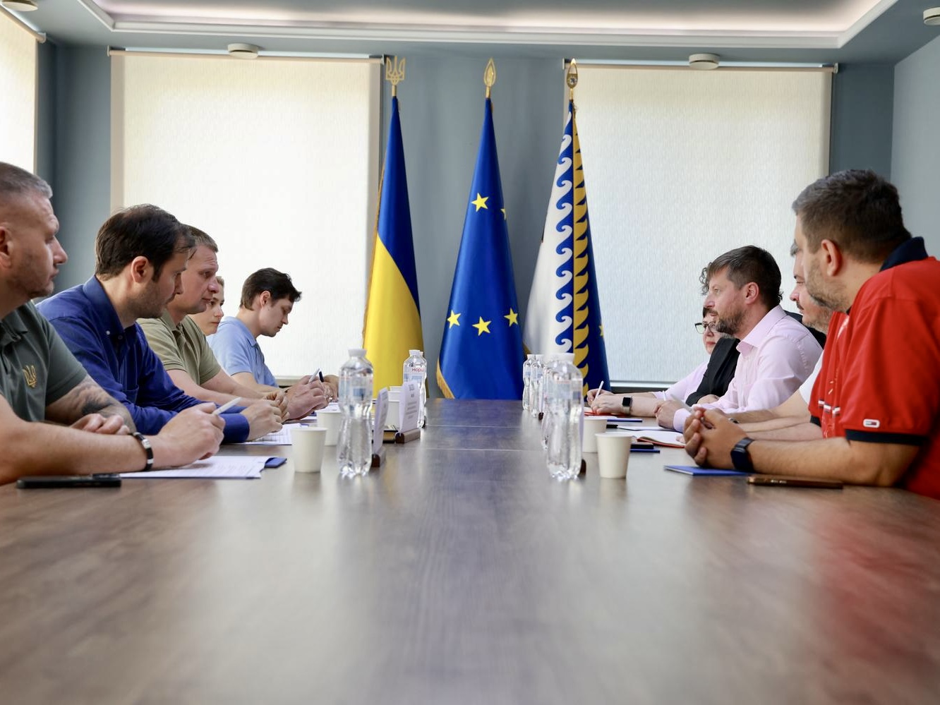 Керівництво Українського Червоного Хреста зустрілося із начальником Дніпропетровської обласної військової адміністрації Олександром Ганжею