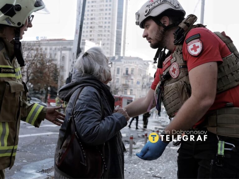The Ukrainian Red Cross responded to the aftermath of attacks in central Kyiv