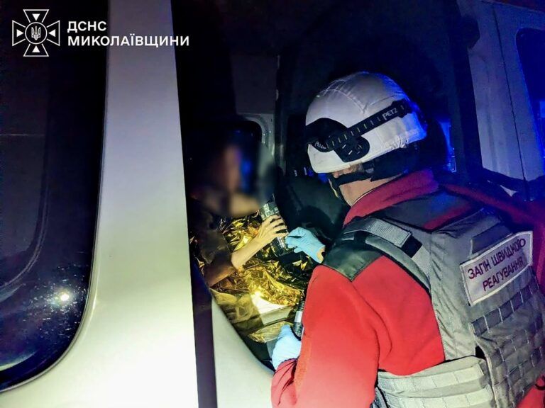 Миколаїв: протягом минулої доби загін швидкого реагування Українського Червоного Хреста працював на місцях ліквідації наслідків атак